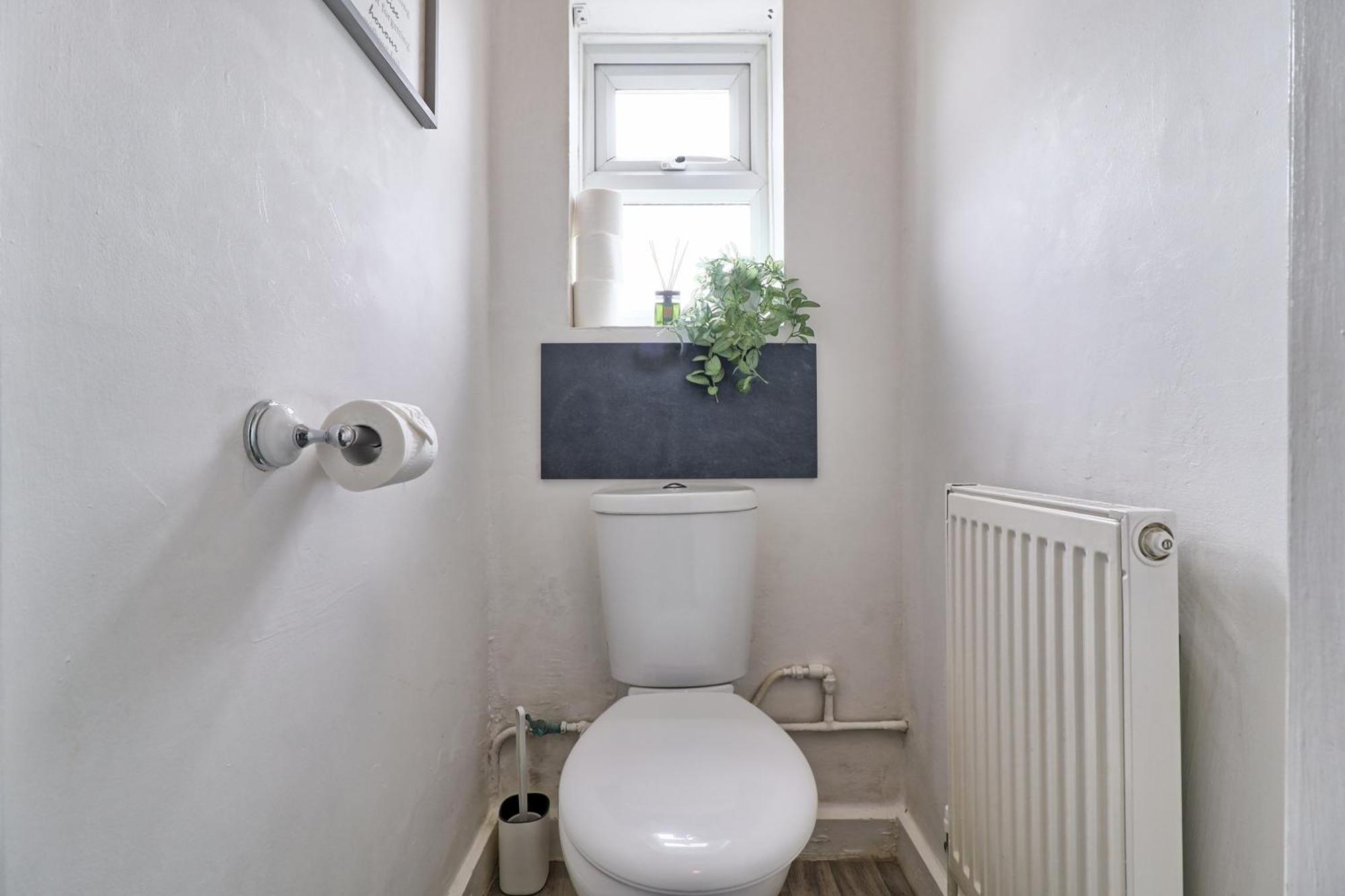 Luxury 3-Bed Apartment Near To London With Parking Hornchurch Exterior photo